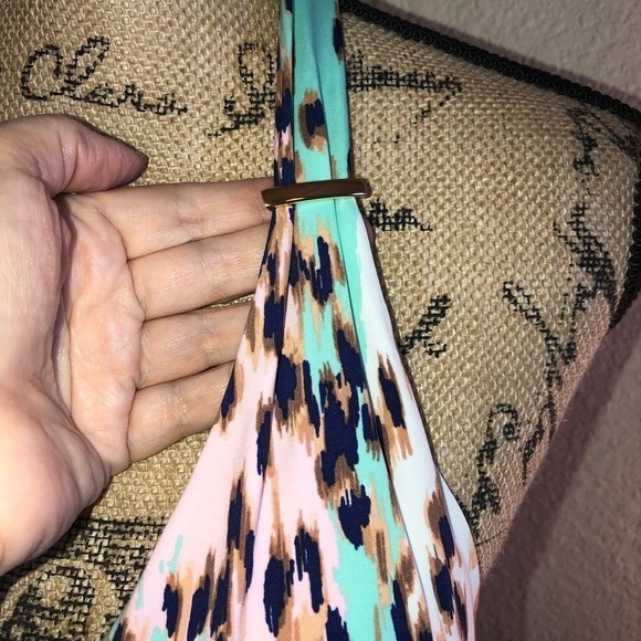 Cremieux Animal Print Pink & Aqua Bikini Top with Removable Cups Size Small - Picture 3 of 5